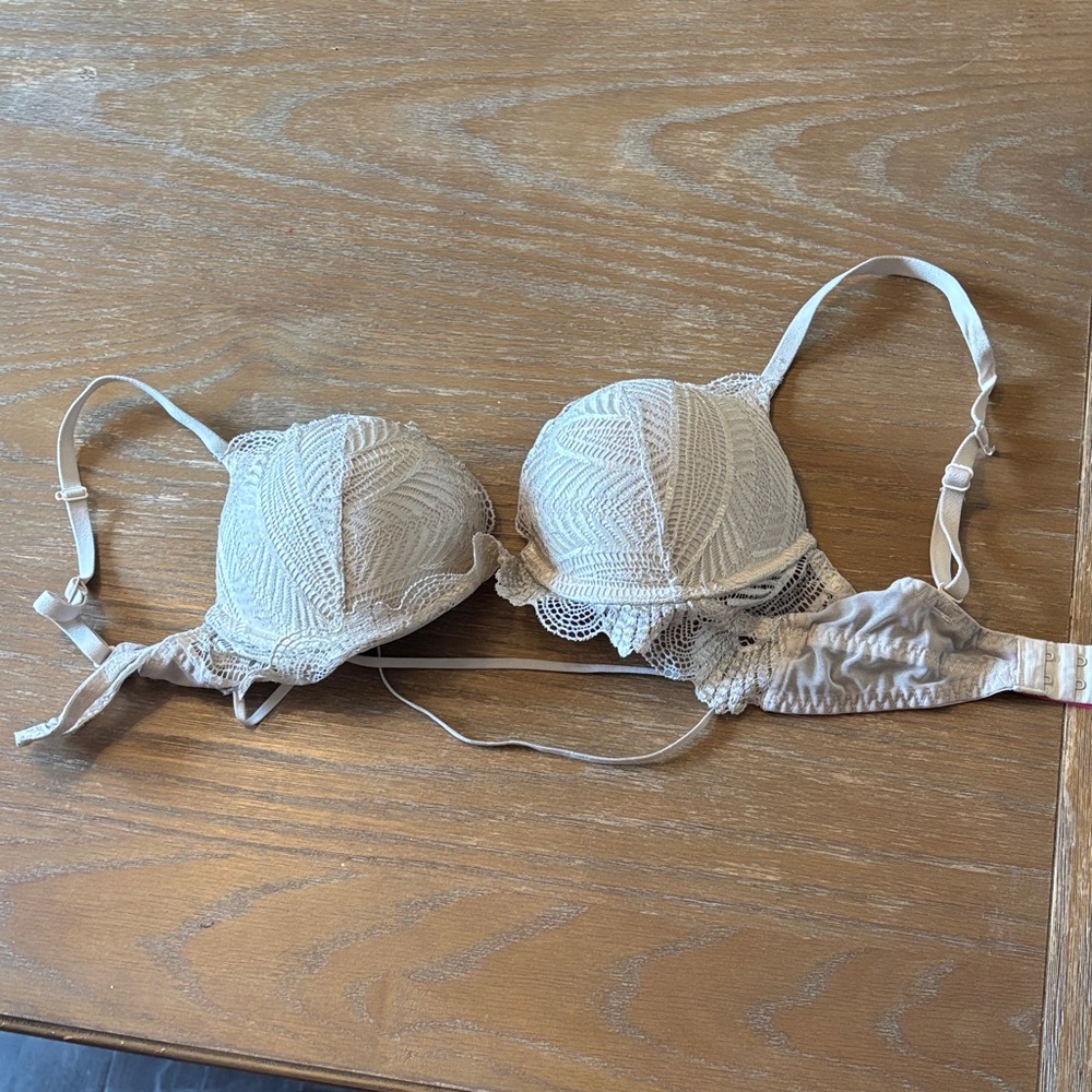 Lace Underwire Bra in Cream